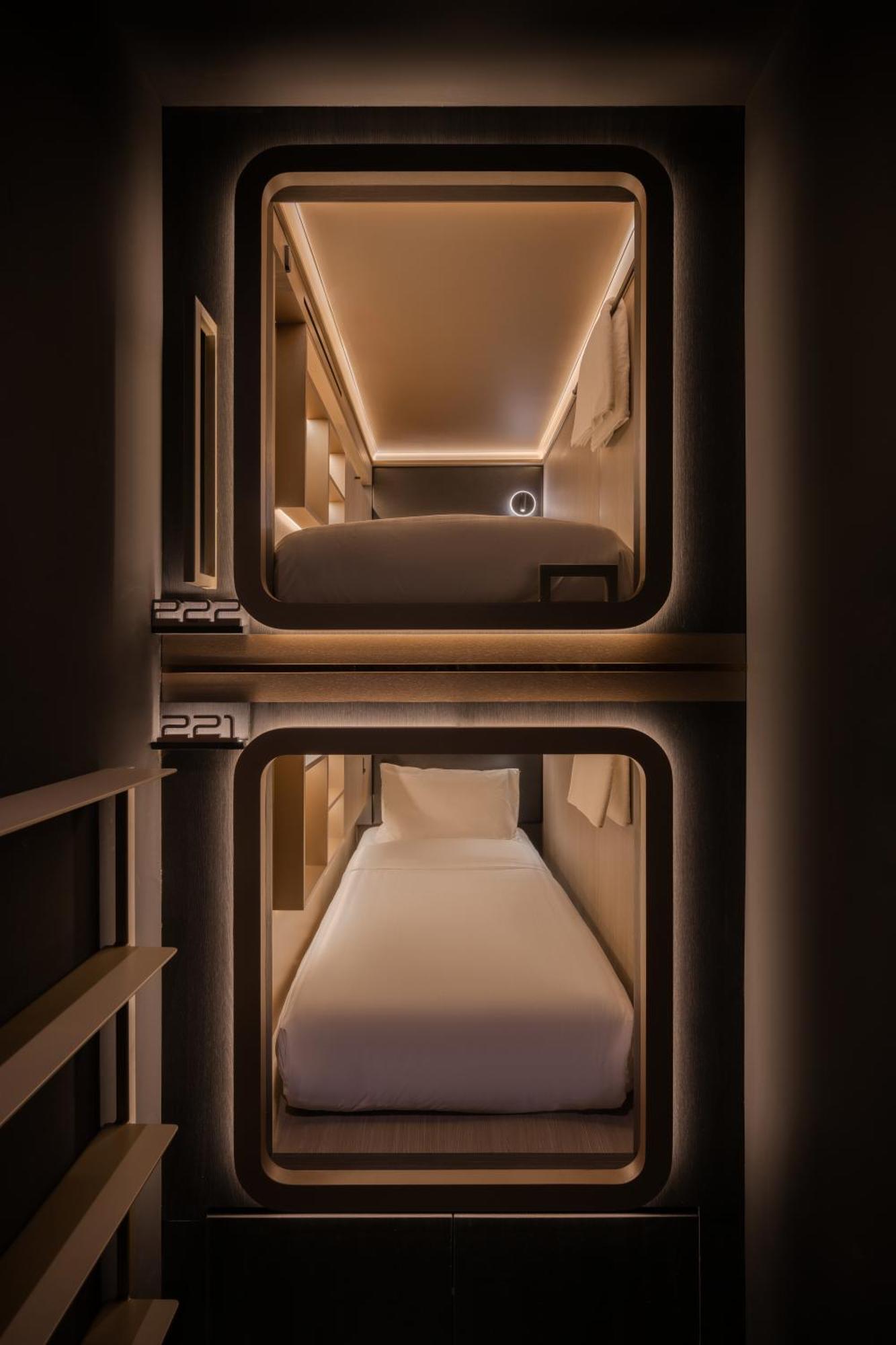 Cube Social Boutique Capsule Hotel At Boat Quay Singapore Exterior photo