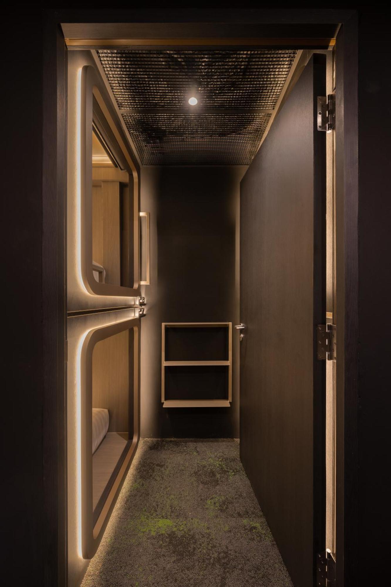 Cube Social Boutique Capsule Hotel At Boat Quay Singapore Exterior photo